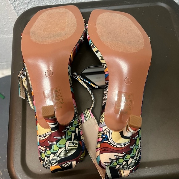 Miss Lola Colorful Patterned Sandals - Picture 5 of 7